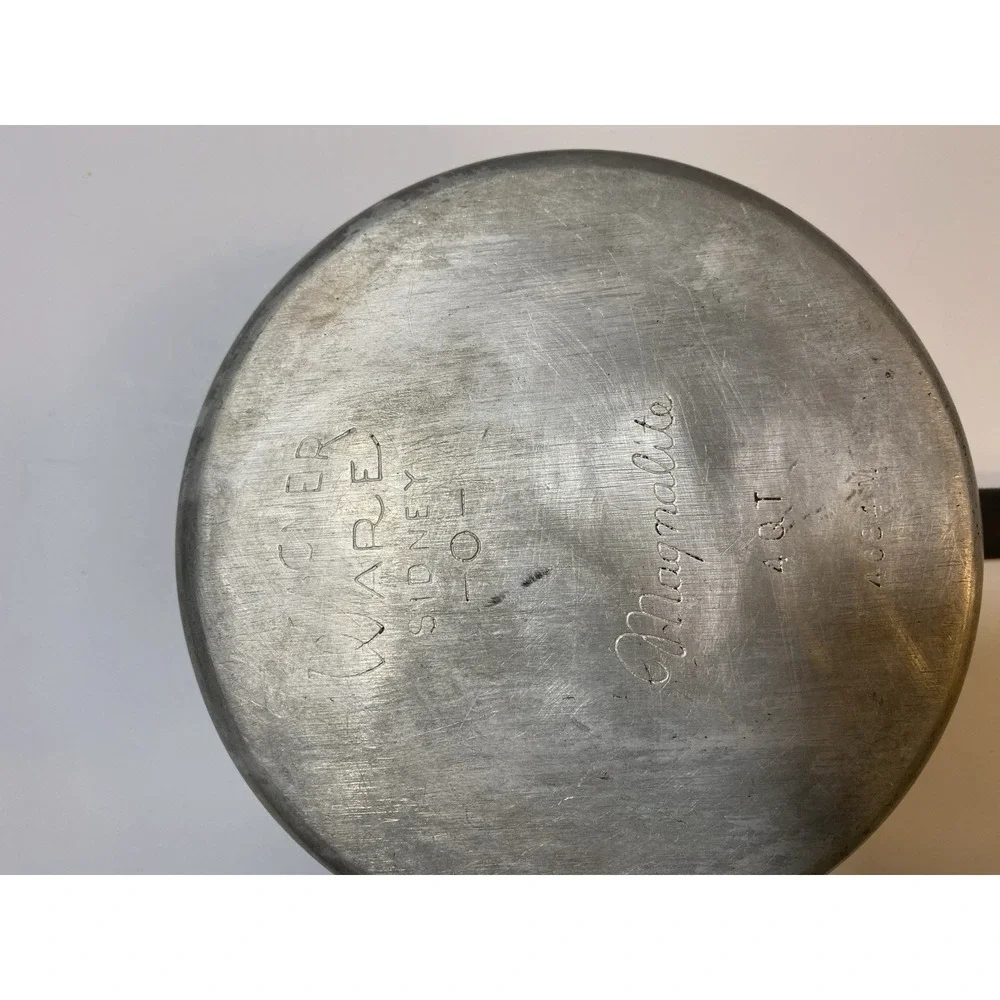 Wagner Ware Sydney-O‎ Magnalite 4 Qt Sauce Pot 4684-Double Spouts AS-IS
